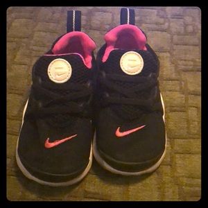 Girls nike sneakers!
